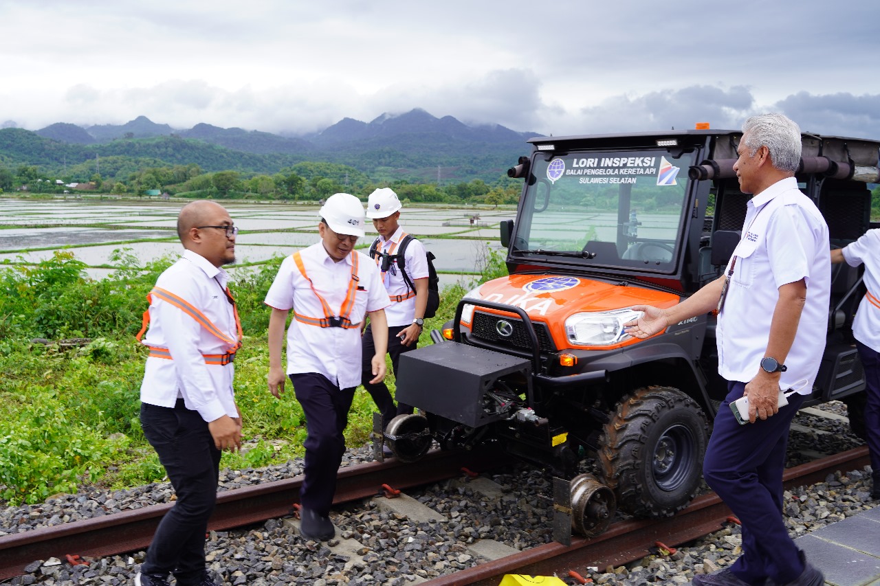 Monitoring Kereta Api Makassar – Pare-pare di Sulawesi Selatan